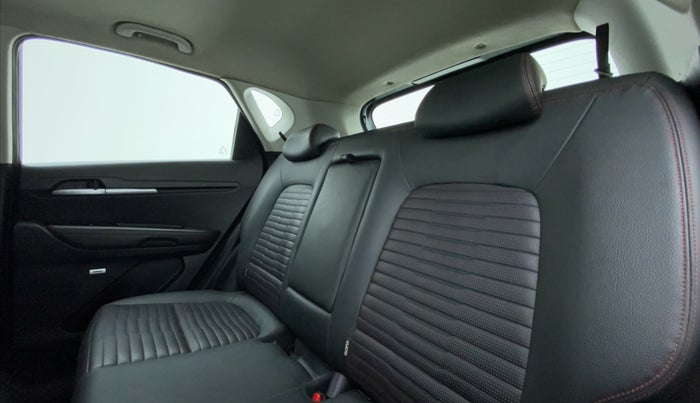 2020 KIA SONET GTX PLUS 1.0 IMT, Petrol, Manual, 31,724 km, Right Side Rear Door Cabin
