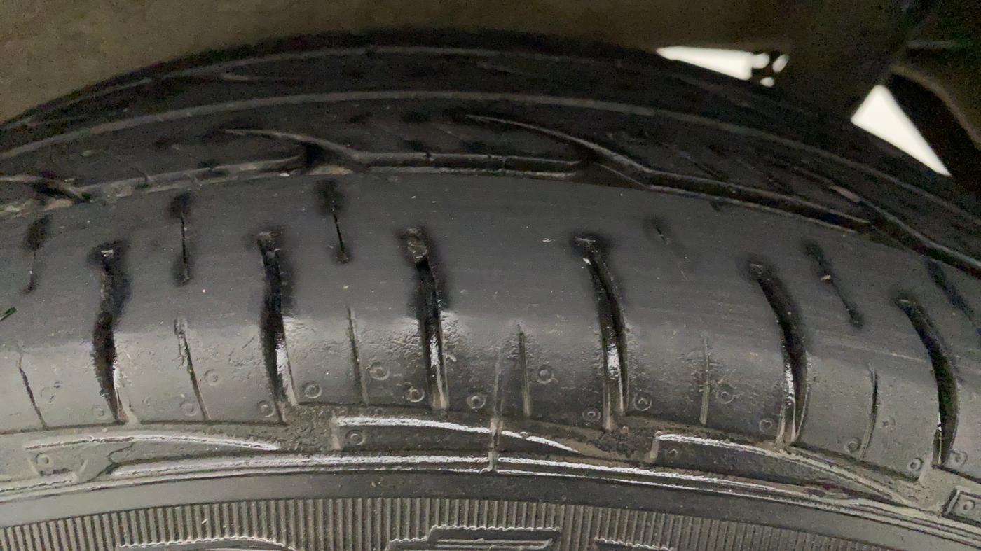 2012 Maruti Wagon R 1.0 LXI, Petrol, Manual, 55,590 km, Right Front Tyre Tread