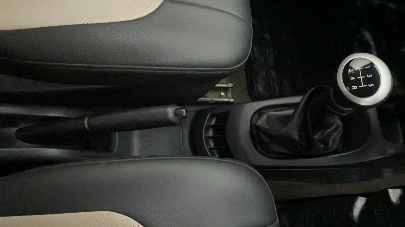 2012 Maruti Wagon R 1.0 LXI, Petrol, Manual, 55,590 km, Gear Lever