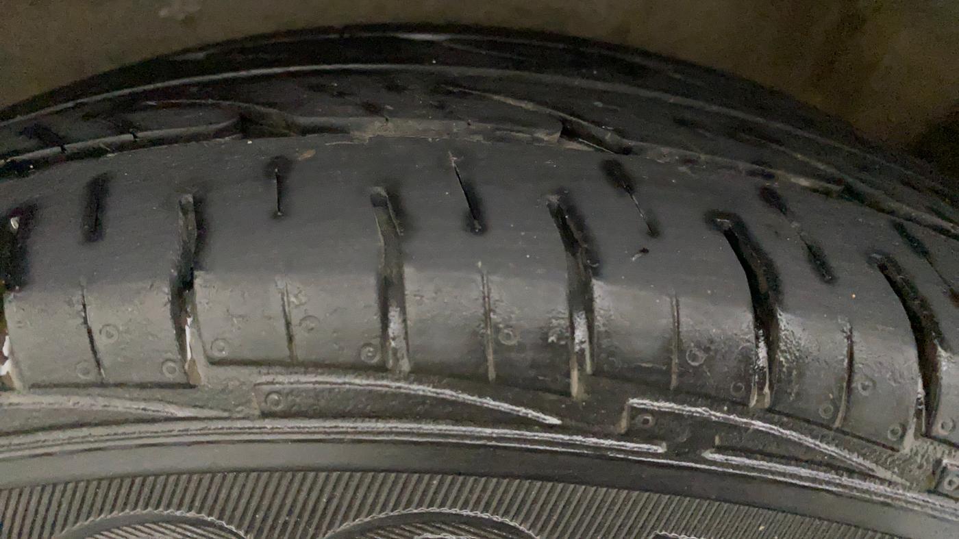 2012 Maruti Wagon R 1.0 LXI, Petrol, Manual, 55,590 km, Right Rear Tyre Tread