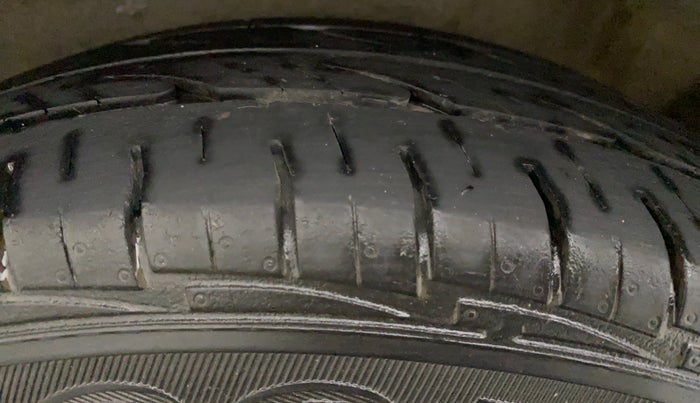 2012 Maruti Wagon R 1.0 LXI, Petrol, Manual, 55,590 km, Right Rear Tyre Tread