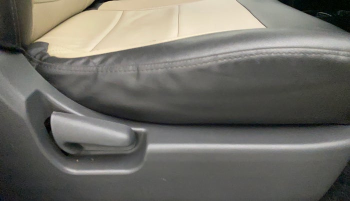 2012 Maruti Wagon R 1.0 LXI, Petrol, Manual, 55,590 km, Driver Side Adjustment Panel