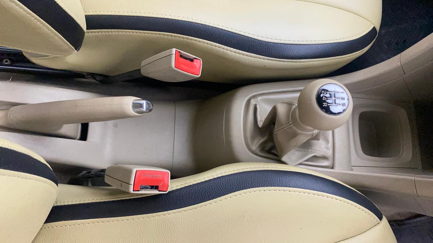 2013 Maruti Ertiga VXI, Petrol, Manual, 74,135 km, Gear Lever