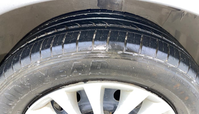 2017 Maruti Ciaz DELTA 1.4 MT PETROL, Petrol, Manual, 85,405 km, Right Front Tyre Tread