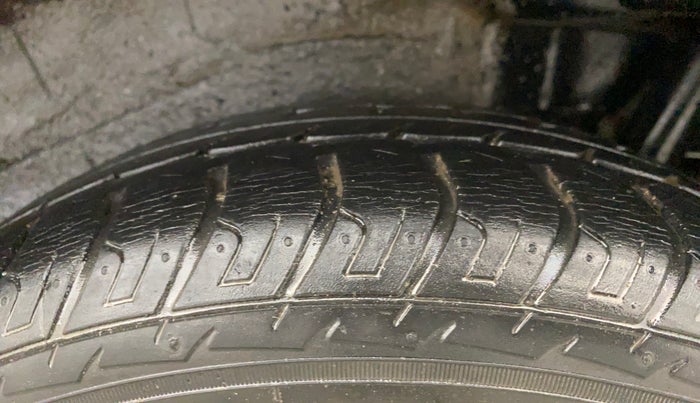 2013 Maruti Wagon R 1.0 VXI, Petrol, Manual, 23,201 km, Left Rear Tyre Tread