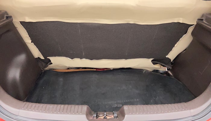 2010 Hyundai i10 MAGNA 1.2, Petrol, Manual, 24,013 km, Boot Inside View