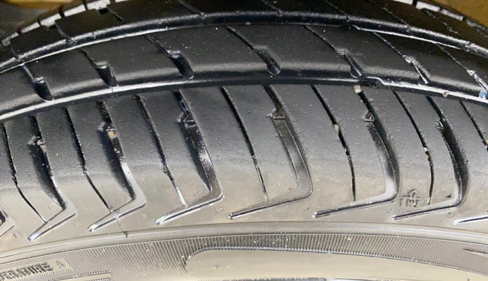 2023 Maruti Alto K10 VXI PLUS AMT, Petrol, Automatic, 10,698 km, Left Front Tyre Tread