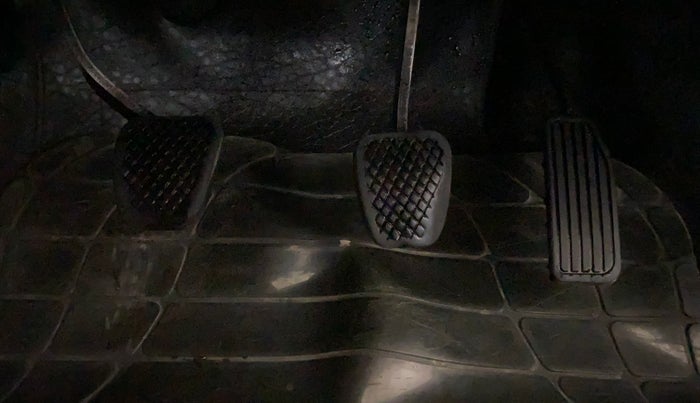 2017 Honda BR-V 1.5L I-VTEC S, Petrol, Manual, 61,628 km, Pedals