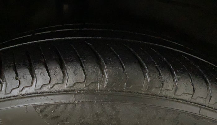 2017 Honda BR-V 1.5L I-VTEC S, Petrol, Manual, 61,628 km, Right Rear Tyre Tread