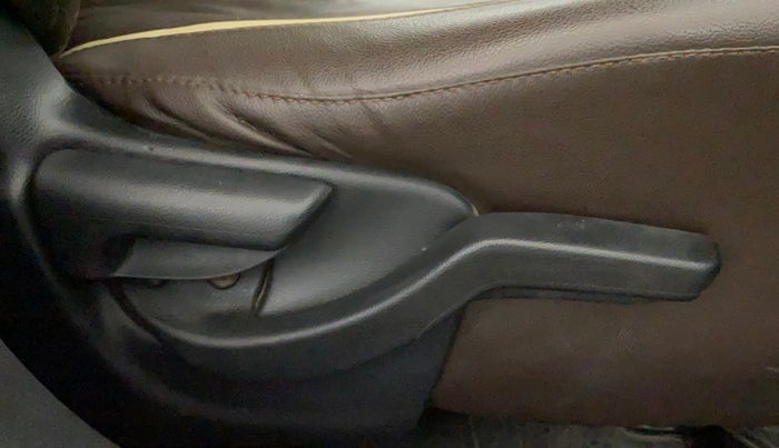 2017 Honda BR-V 1.5L I-VTEC S, Petrol, Manual, 61,628 km, Driver Side Adjustment Panel