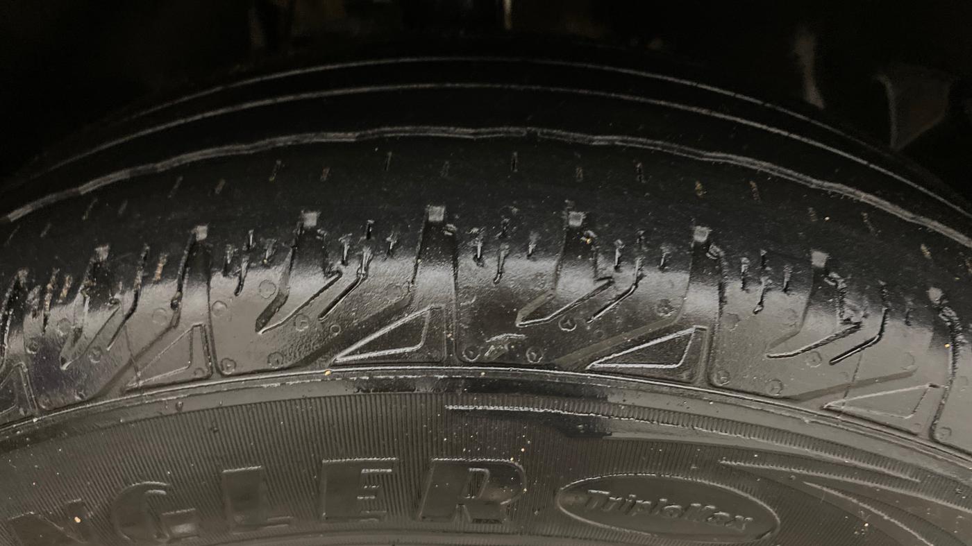 2019 Tata Harrier XZ 2.0L, Diesel, Manual, 1,14,406 km, Right Front Tyre Tread