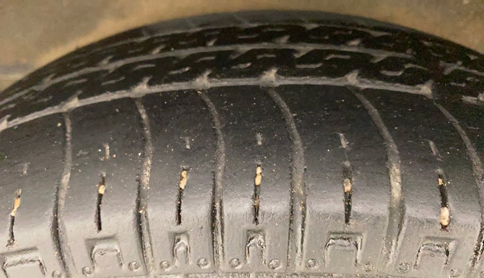 2016 Maruti OMNI E 8 STR, Petrol, Manual, 32,678 km, Right Rear Tyre Tread