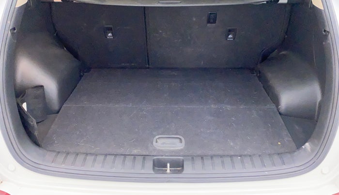 2018 Hyundai Tucson GLS 4WD AT DIESEL, Diesel, Automatic, 25,995 km, Boot Inside