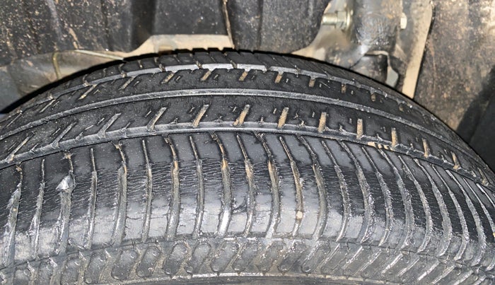 2022 Mahindra XUV300 W4 1.2 PETROL, Petrol, Manual, 26,197 km, Right Rear Tyre Tread