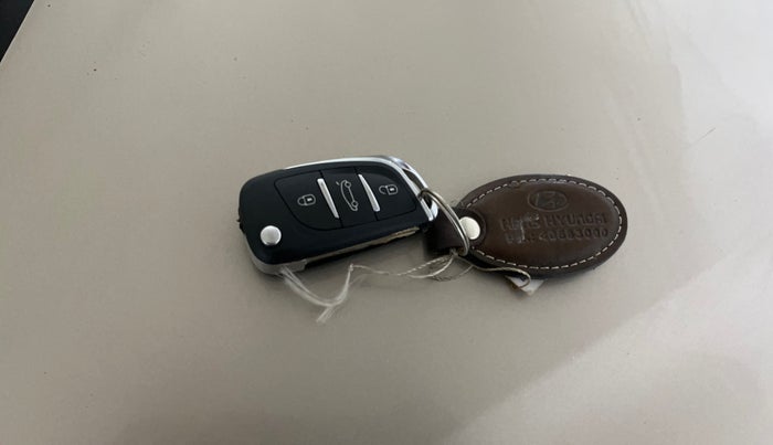 2018 Hyundai NEW SANTRO SPORTZ MT, Petrol, Manual, 33,551 km, Key Close Up