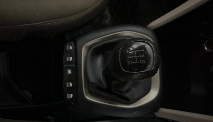 2018 Hyundai NEW SANTRO SPORTZ MT, Petrol, Manual, 33,551 km, Gear Lever