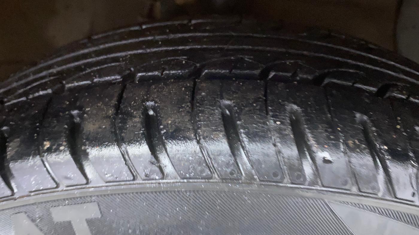 2014 Hyundai Grand i10 ASTA AT 1.2 KAPPA VTVT, Petrol, Automatic, 33,036 km, Right Front Tyre Tread