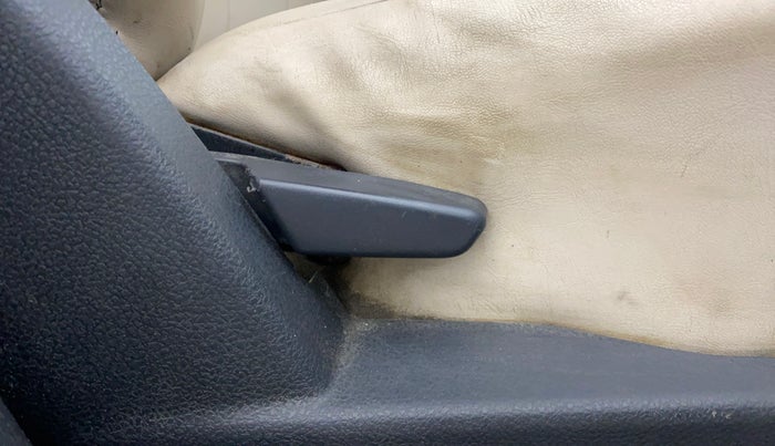 2014 Renault Duster 85 PS RXL DIESEL (OPT), Diesel, Manual, 1,26,494 km, Driver Side Adjustment Panel