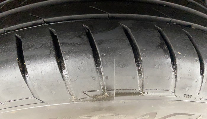 2015 Hyundai Verna FLUIDIC 4S 1.6 VTVT S, Petrol, Manual, 38,304 km, Left Rear Tyre Tread