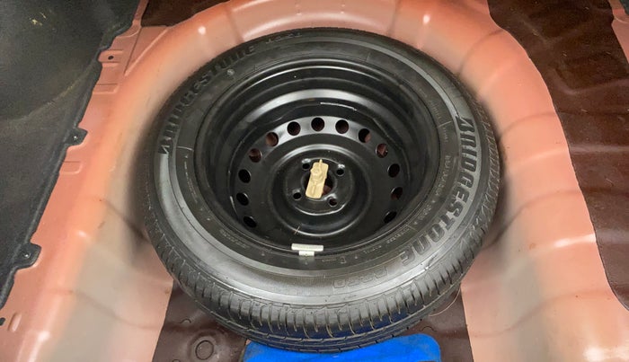 2015 Hyundai Verna FLUIDIC 4S 1.6 VTVT S, Petrol, Manual, 38,304 km, Spare Tyre