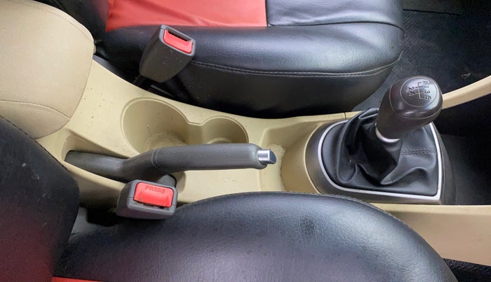 2015 Hyundai Verna FLUIDIC 4S 1.6 VTVT S, Petrol, Manual, 38,304 km, Gear Lever