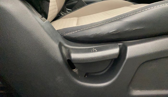 2018 Hyundai Elite i20 MAGNA EXECUTIVE 1.2, Petrol, Manual, 87,648 km, Driver Side Adjustment Panel