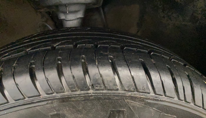 2018 Hyundai Elite i20 MAGNA EXECUTIVE 1.2, Petrol, Manual, 87,648 km, Right Front Tyre Tread