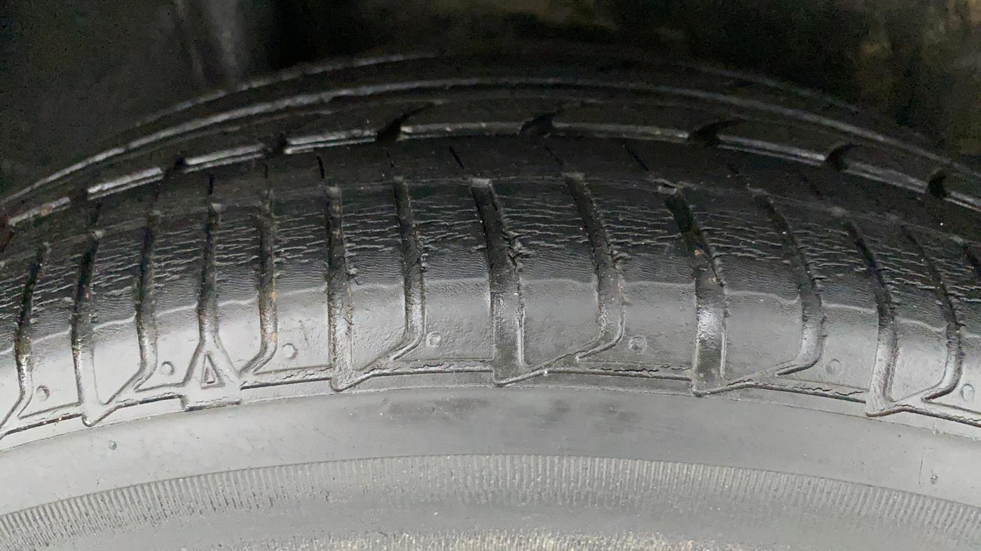 2017 Honda City V MT PETROL, Petrol, Manual, 19,038 km, Right Rear Tyre Tread
