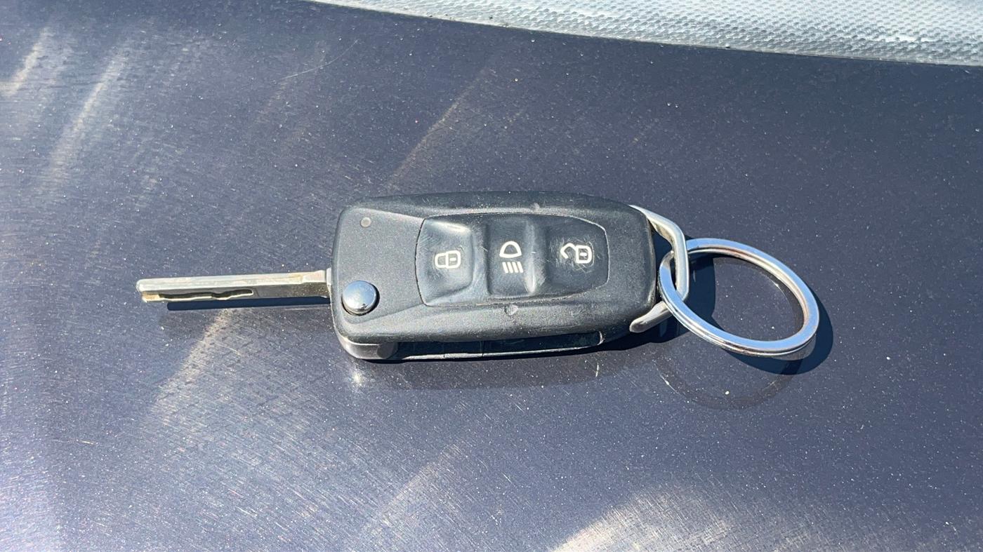 2022 Tata Tiago XZ PLUS PETROL, Petrol, Manual, 30,928 km, Key Close Up