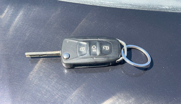 2022 Tata Tiago XZ PLUS PETROL, Petrol, Manual, 30,891 km, Key Close Up