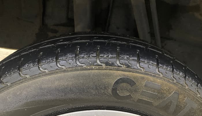 2017 Renault Kwid CLIMBER 1.0, Petrol, Manual, 79,488 km, Right Rear Tyre Tread