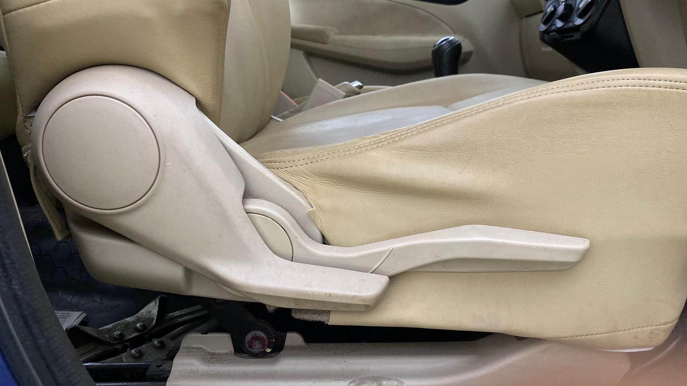 2018 Maruti Dzire VXI, Petrol, Manual, 40,470 km, Driver Side Adjustment Panel