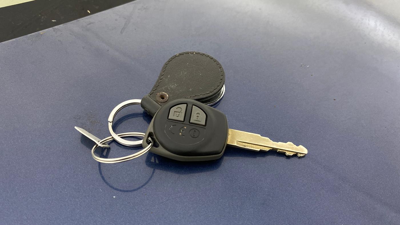 2018 Maruti Dzire VXI, Petrol, Manual, 40,470 km, Key Close Up