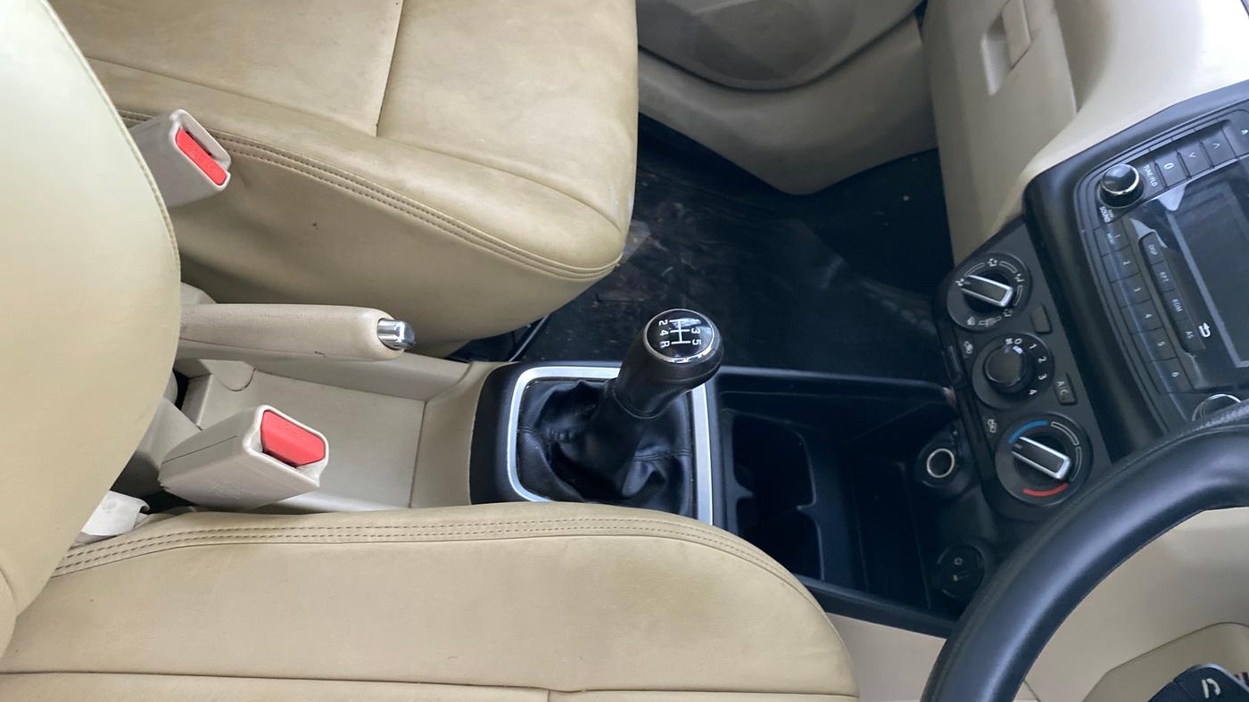 2018 Maruti Dzire VXI, Petrol, Manual, 40,470 km, Gear Lever