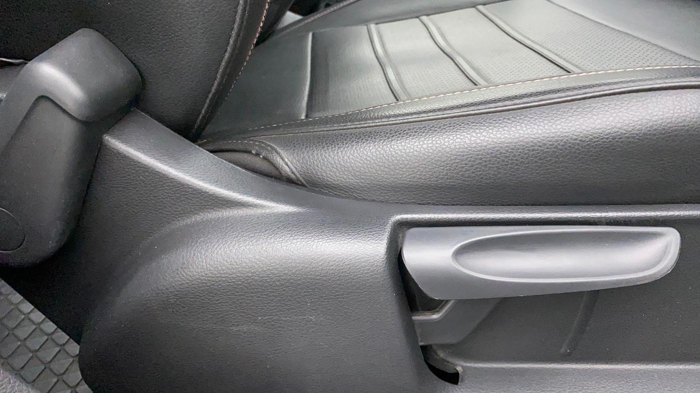 2019 Volkswagen Vento COMFORTLINE 1.6, Petrol, Manual, 40,423 km, Driver Side Adjustment Panel