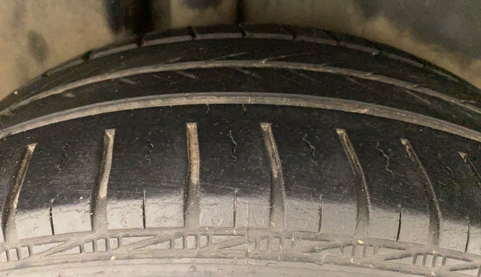 2019 Volkswagen Vento COMFORTLINE 1.6, Petrol, Manual, 40,423 km, Right Rear Tyre Tread