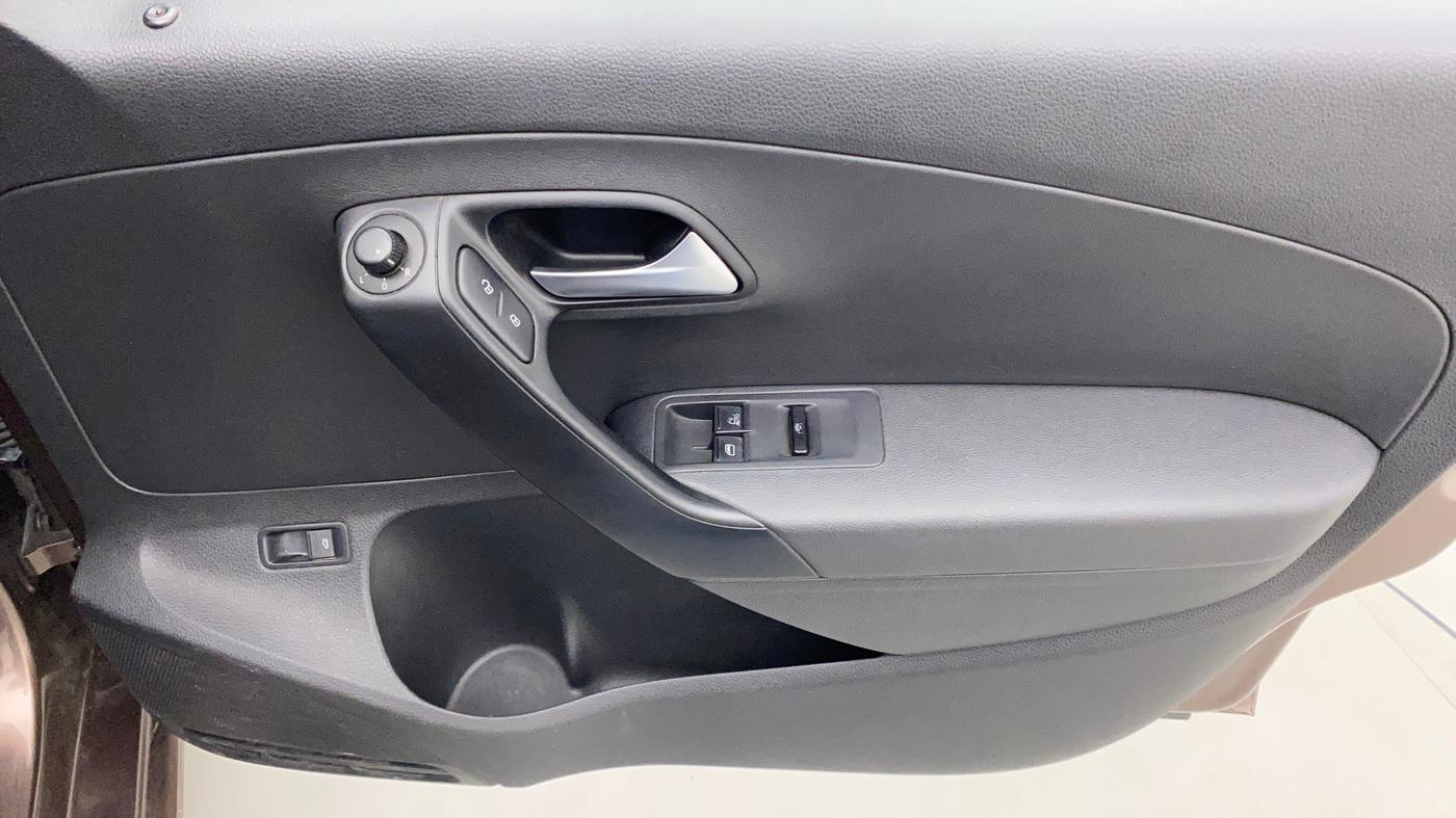 2019 Volkswagen Vento COMFORTLINE 1.6, Petrol, Manual, 40,423 km, Driver Side Door Panels Control