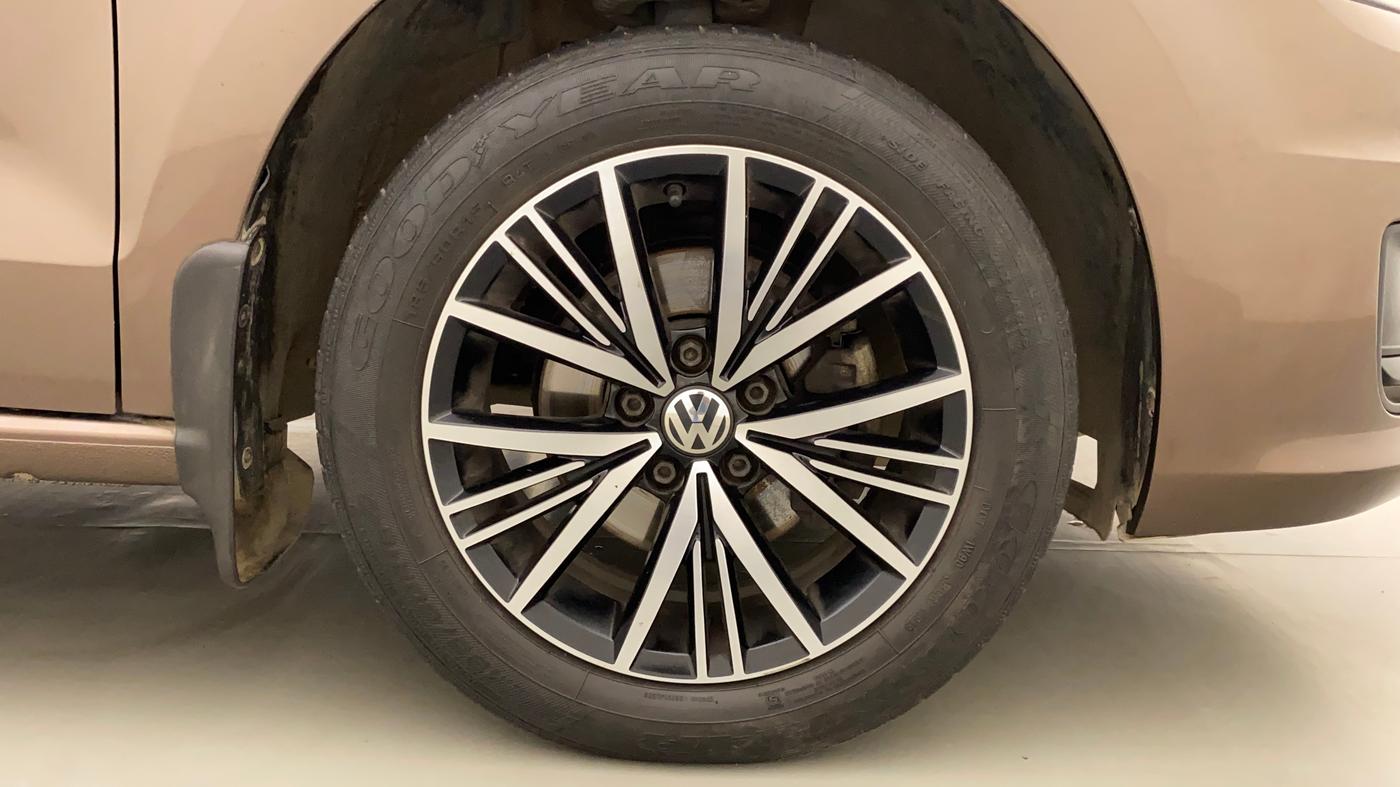 2019 Volkswagen Vento COMFORTLINE 1.6, Petrol, Manual, 40,423 km, Right Front Wheel
