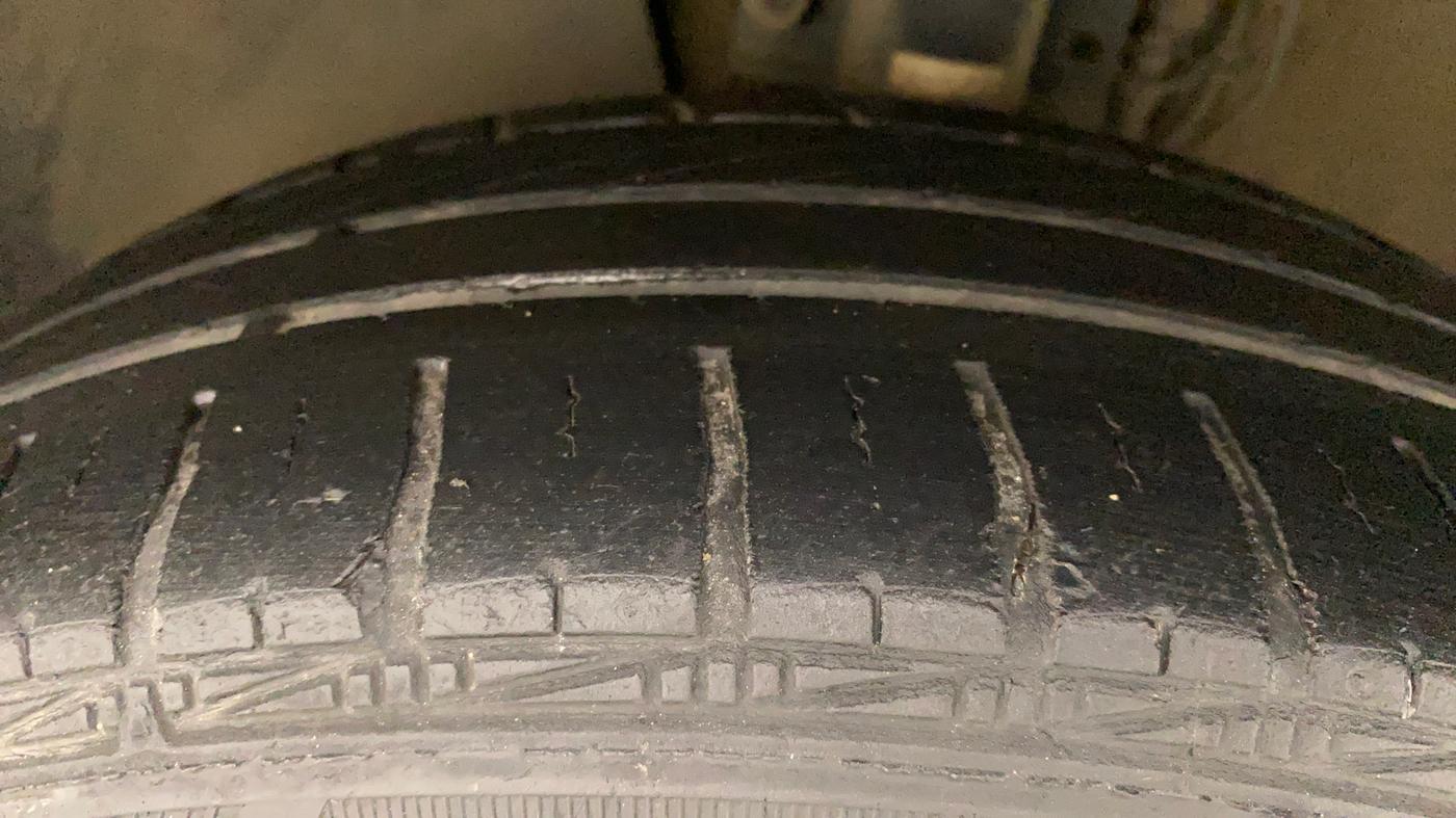 2019 Volkswagen Vento COMFORTLINE 1.6, Petrol, Manual, 40,423 km, Left Front Tyre Tread