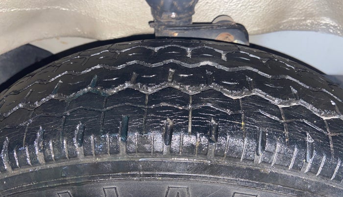 2020 Maruti Eeco 7 STR, Petrol, Manual, 25,693 km, Right Front Tyre Tread