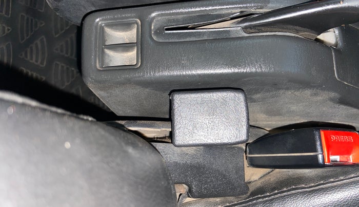 2020 Maruti Eeco 7 STR, Petrol, Manual, 25,693 km, Driver Side Adjustment Panel