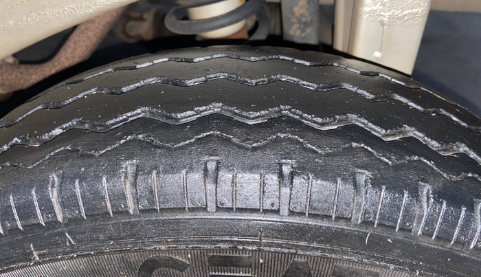 2020 Maruti Eeco 7 STR, Petrol, Manual, 25,693 km, Left Rear Tyre Tread