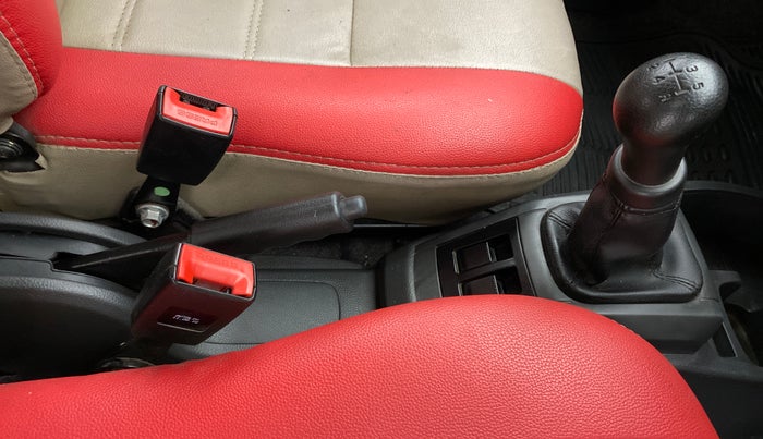 2016 Maruti Alto 800 LXI O, Petrol, Manual, 48,141 km, Gear Lever