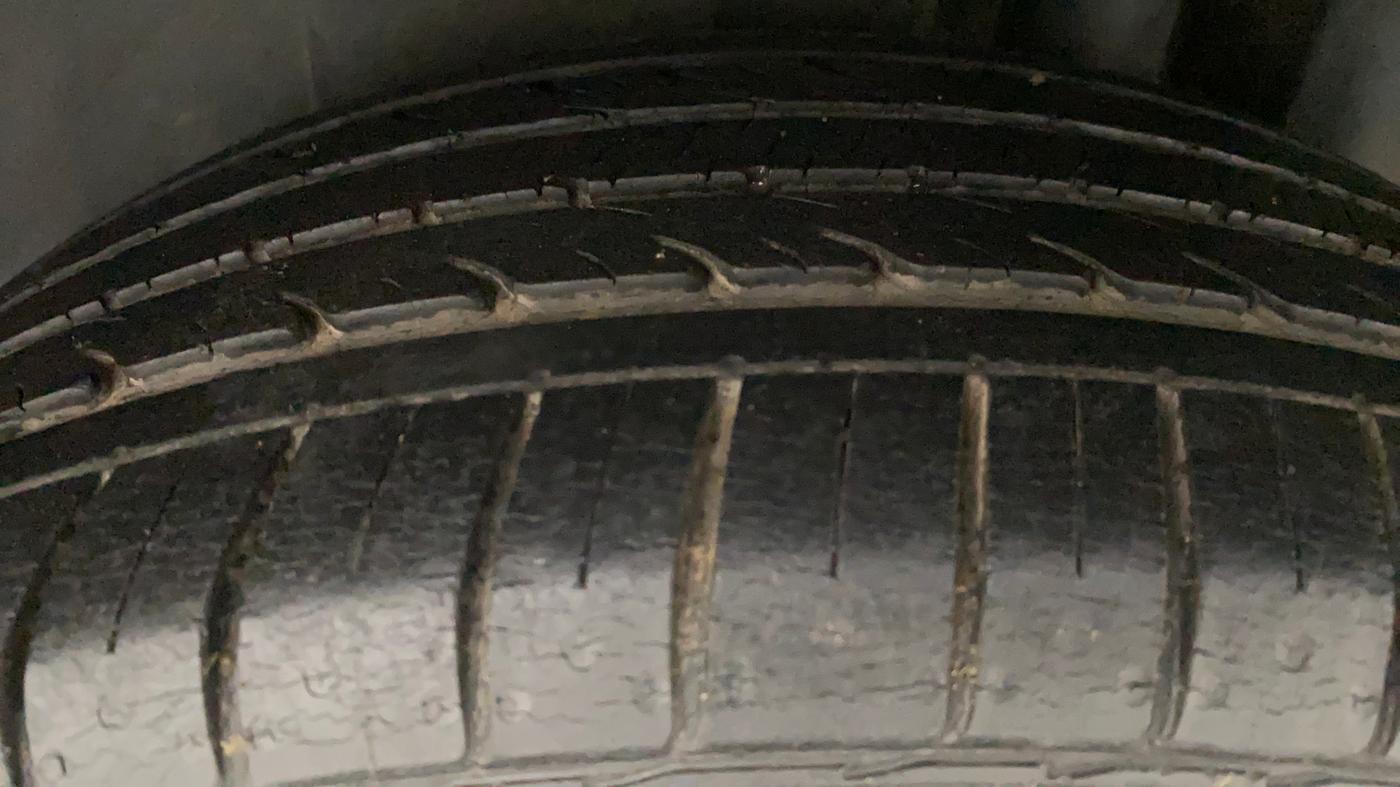 2016 Maruti Ciaz ZXI+ RS, Petrol, Manual, 38,997 km, Left Rear Tyre Tread