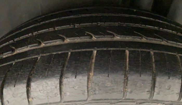2016 Maruti Ciaz ZXI+ RS, Petrol, Manual, 38,997 km, Left Rear Tyre Tread