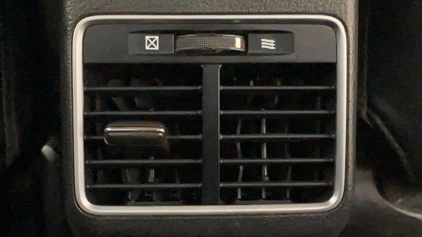 2016 Maruti Ciaz ZXI+ RS, Petrol, Manual, 38,997 km, Rear AC Vents