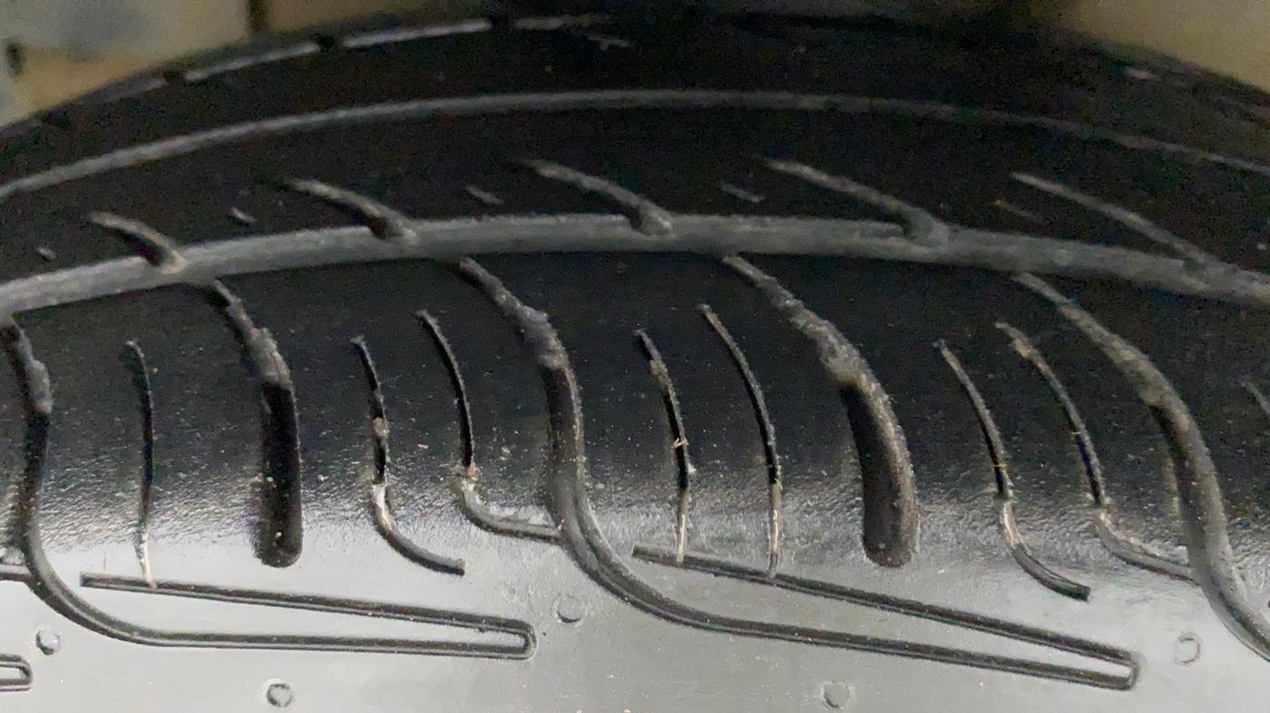 2017 Datsun Redi Go S, Petrol, Manual, 90,530 km, Left Front Tyre Tread