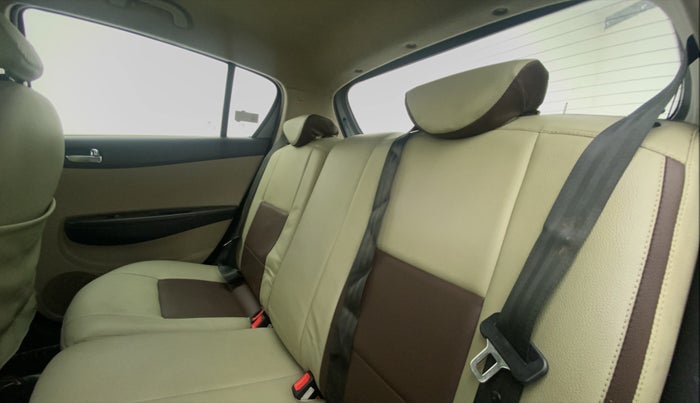 2013 Hyundai i20 ASTA 1.2, Petrol, Manual, 63,998 km, Right Side Rear Door Cabin