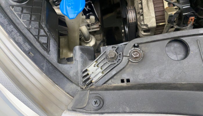 2013 Hyundai i20 ASTA 1.2, Petrol, Manual, 63,998 km, Right headlight - Clamp has minor damage