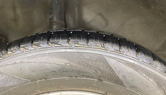 2014 Honda Mobilio 1.5L I-VTEC V, Petrol, Manual, 64,140 km, Right Rear Tyre Tread